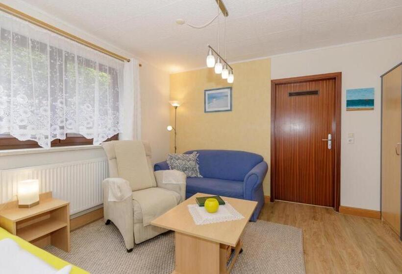 Fewo Molli Mit Terrasse In Kühlungsborn