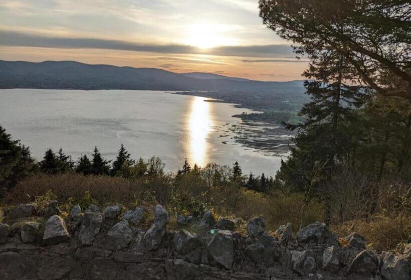 Forest View Impeccable Two Bedroom House