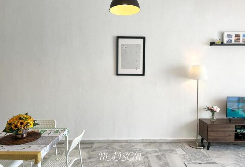 Maison Seaview Suites Port Dickson