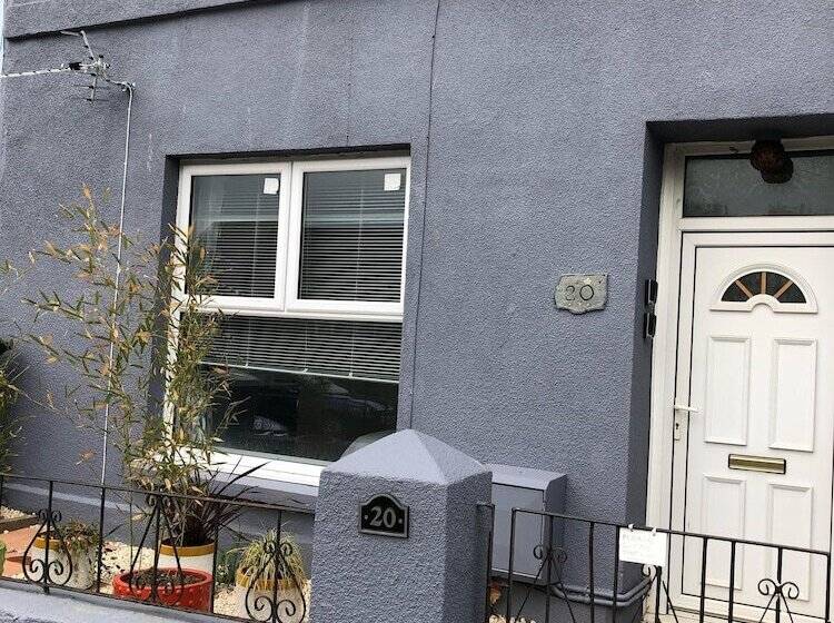 Highfield House   1 Bed Sleeps 2 Tjs20hh