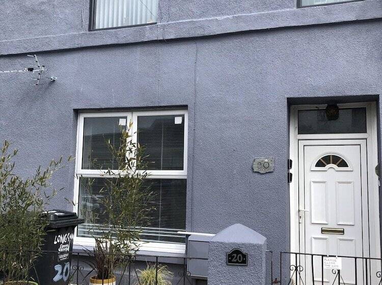 Highfield House   1 Bed Sleeps 2 Tjs20hh