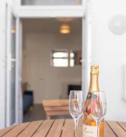 Highfield House   1 Bed Sleeps 2 Tjs20hh