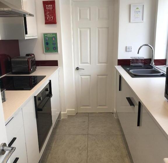 Highfield House   1 Bed Sleeps 2 Tjs20hh