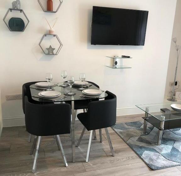 Highfield House   1 Bed Sleeps 2 Tjs20hh