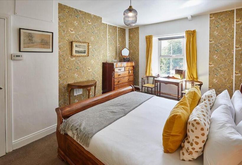 Host & Stay   Elliott Terrace