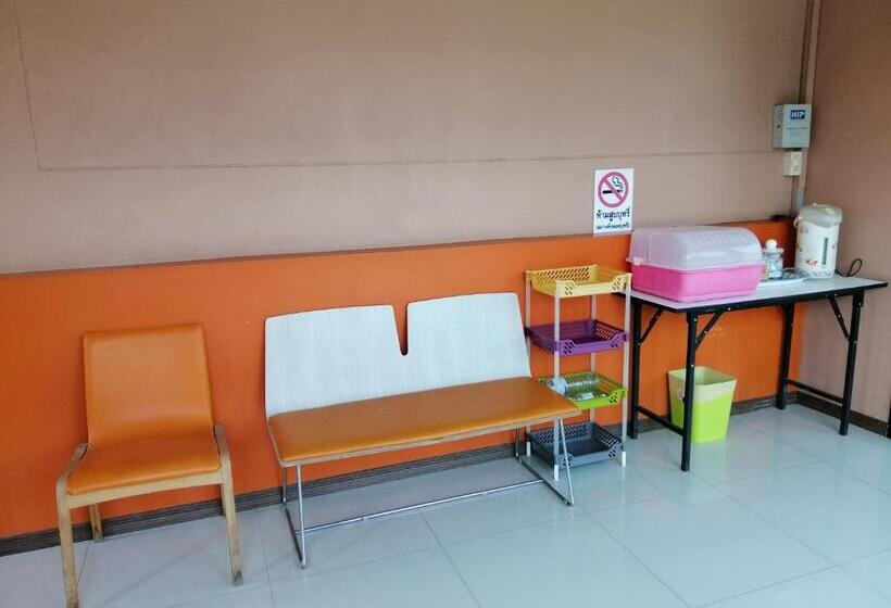 Hotel ศรีกรุงดีลักซ์โฮเตล