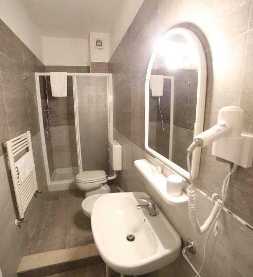 فندق Locanda Roma Sleep & Food