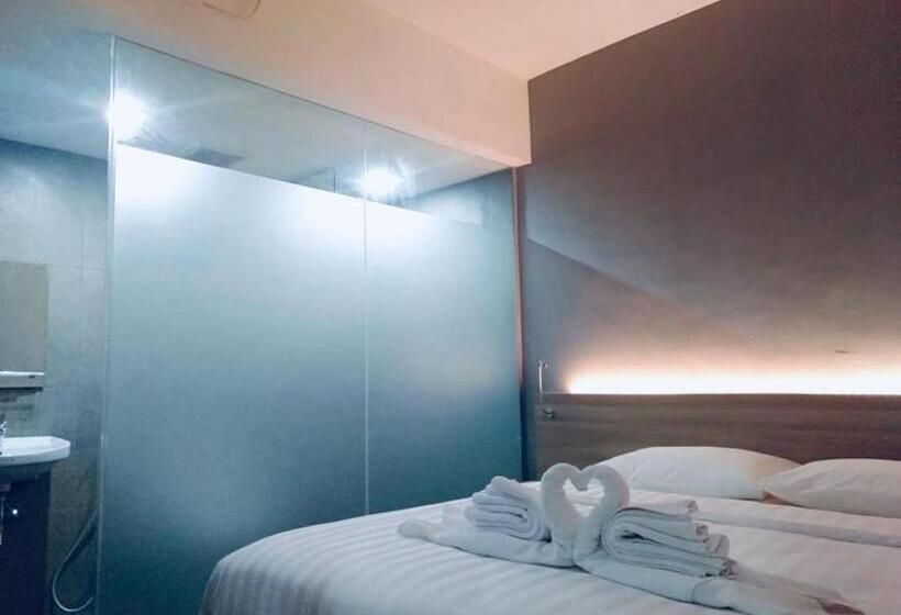 ホテル Marina Airport Semarang