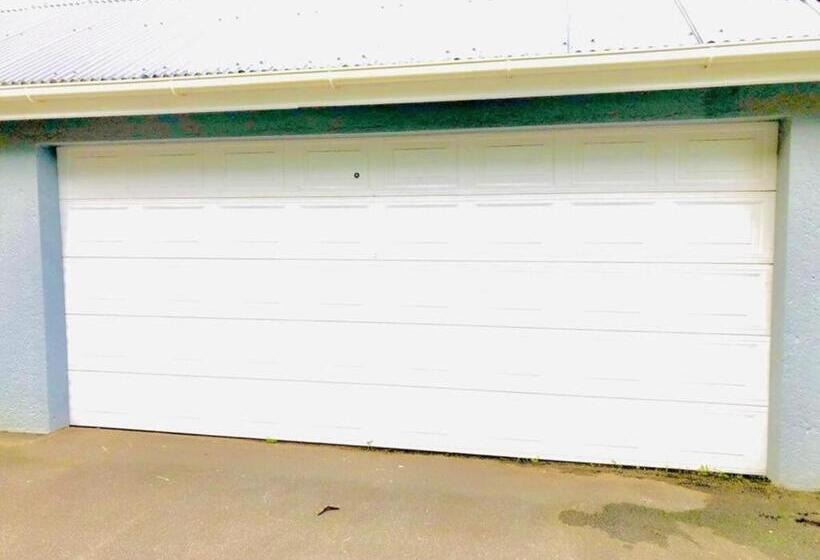 Ocean Heights Coastal Haven & Inverter