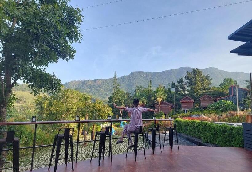 پانسیون ดิน ดาว หนาว หมอก