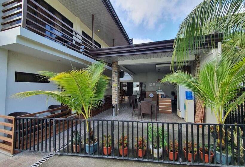 پانسیون Amigos Dauin Hostel