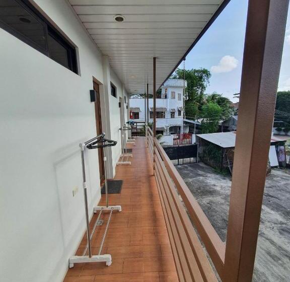 پانسیون Amigos Dauin Hostel