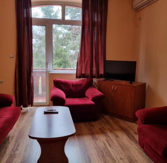 بنسيون Family Hotel Rujeta семеен хотел ружета   идеален център