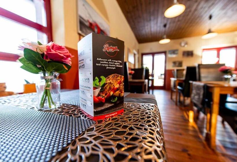 פנסיון Natali Vendégház és étterem Mátra