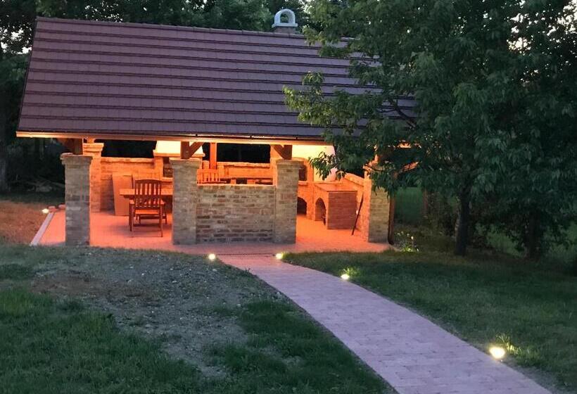 بنسيون Vadszőlős Porta