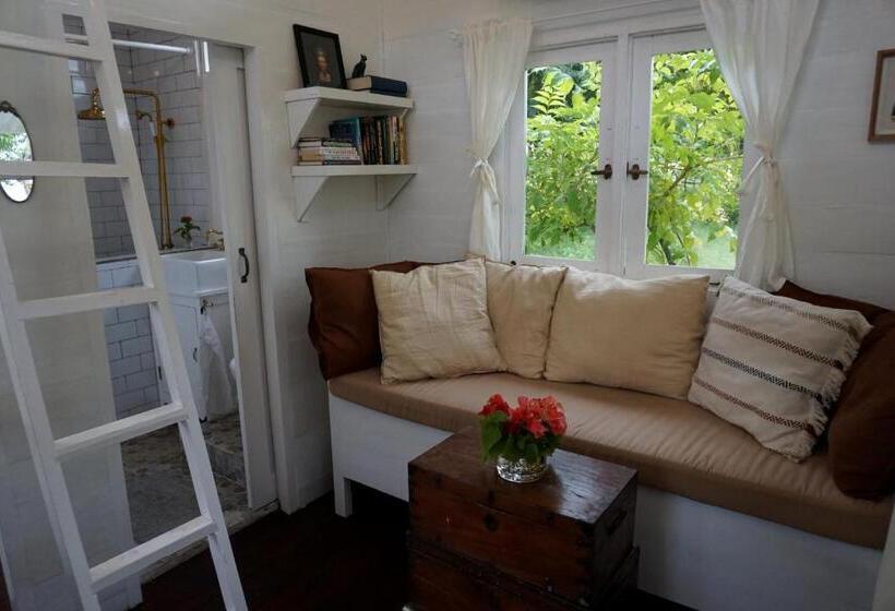 Samadhi Sunrise Temple Villa