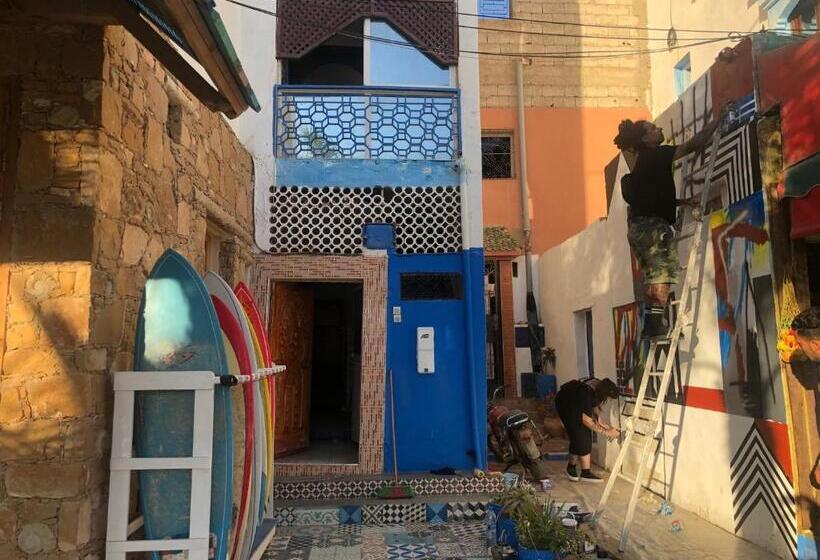 فندق صغير Surf & Skate