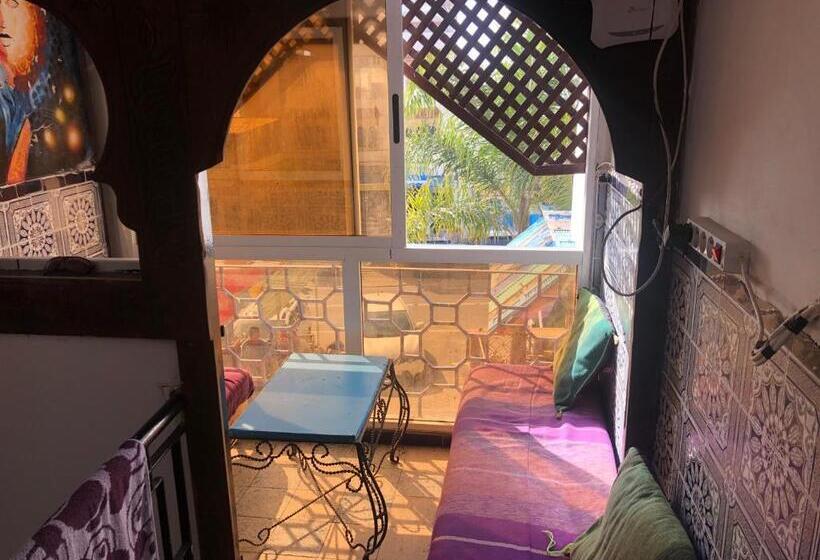 فندق صغير Surf & Skate