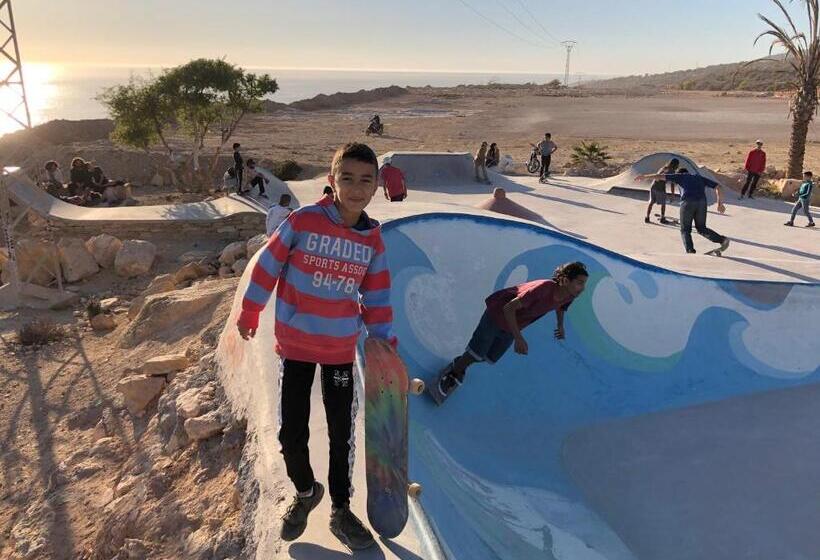 فندق صغير Surf & Skate