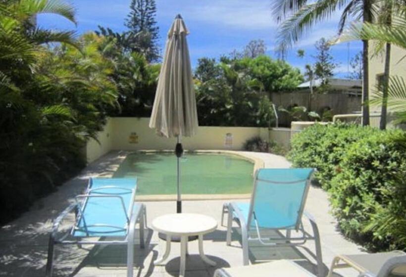 Unit 10 Sea Eagles Apartments