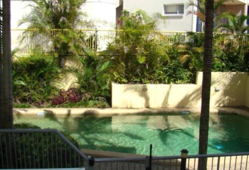 Unit 10 Sea Eagles Apartments