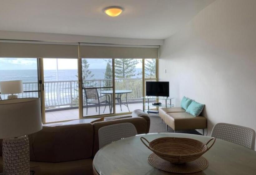 Unit 10 Sea Eagles Apartments