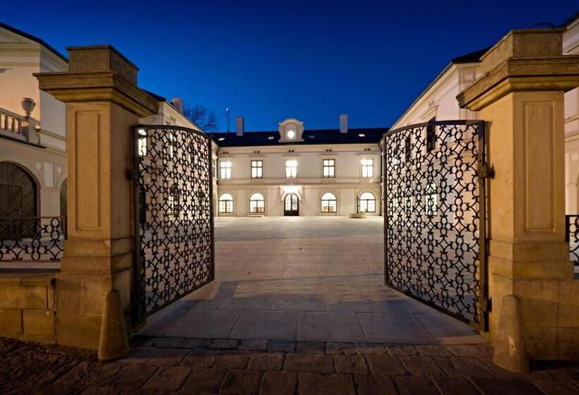 Zámek Wichterle   Hotel A Pivní Lázně