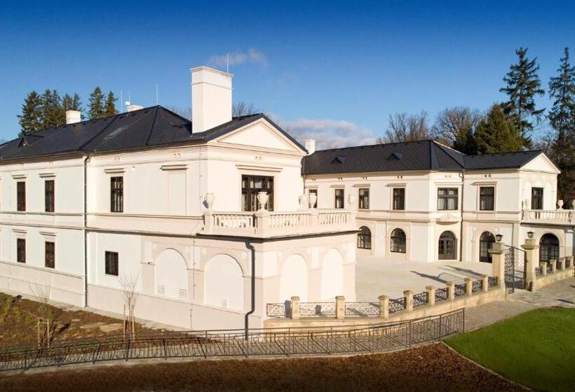 Zámek Wichterle   Hotel A Pivní Lázně