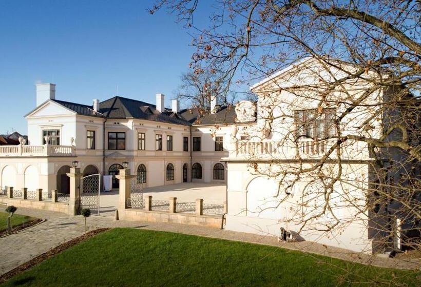 Zámek Wichterle   Hotel A Pivní Lázně