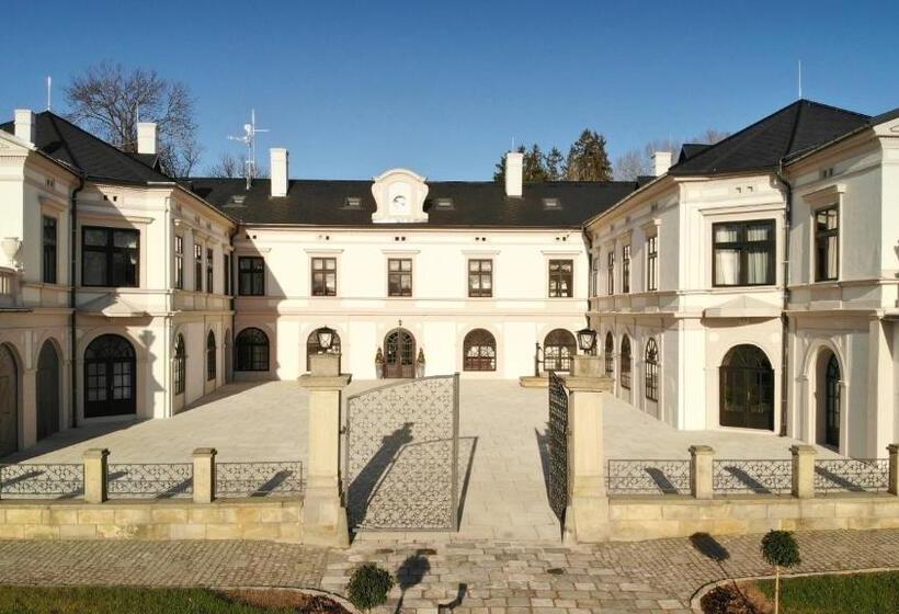 Zámek Wichterle   Hotel A Pivní Lázně