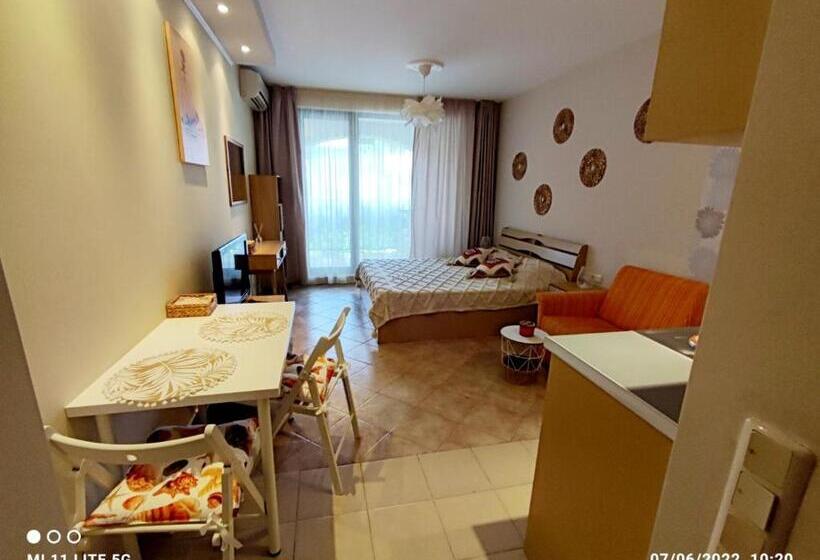 студио Boho Green Life Sozopol