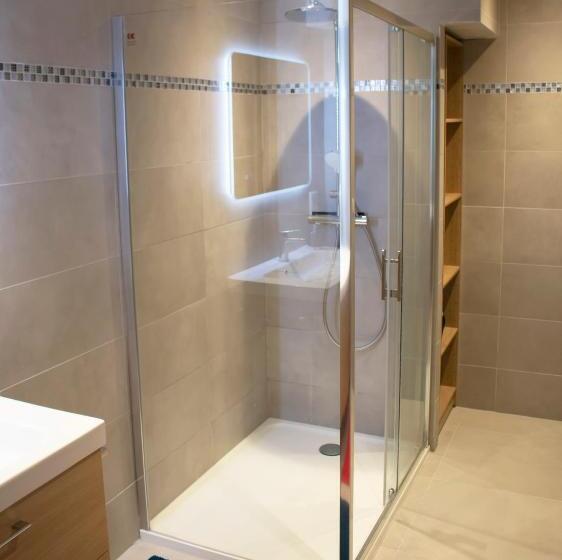 Magnifique Appartement Vue Sur Mer, Terrasse Et Parking Privé   Proche Plages