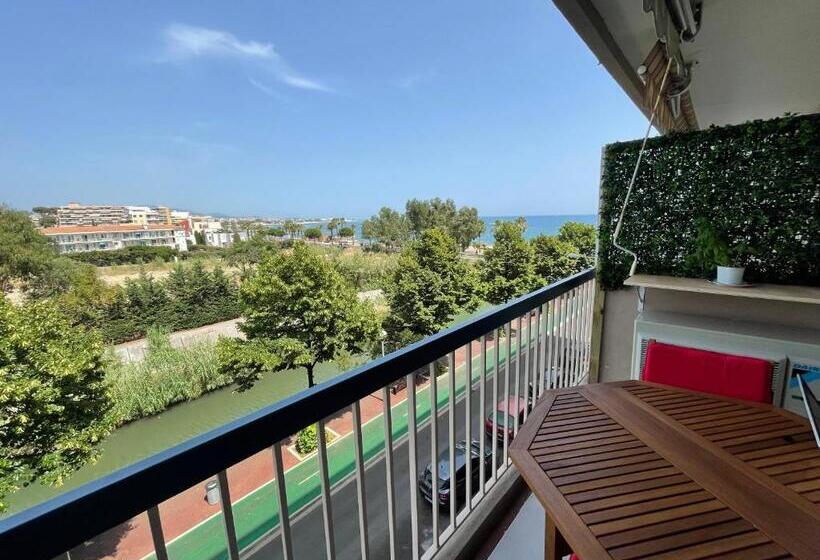 Magnifique Appartement Vue Sur Mer, Terrasse Et Parking Privé   Proche Plages