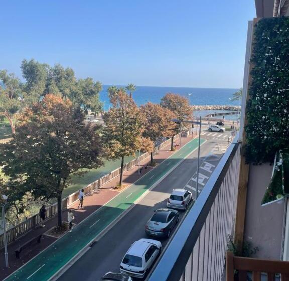 Magnifique Appartement Vue Sur Mer, Terrasse Et Parking Privé   Proche Plages