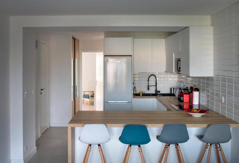 Magnifique Appartement Vue Sur Mer, Terrasse Et Parking Privé   Proche Plages