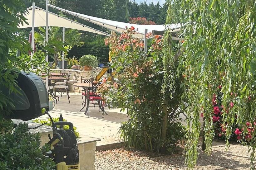 Bed and Breakfast La Perle Rouge A Panazol