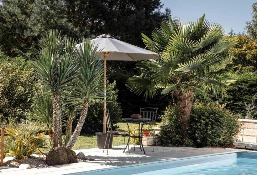 Bed and Breakfast La Perle Rouge A Panazol