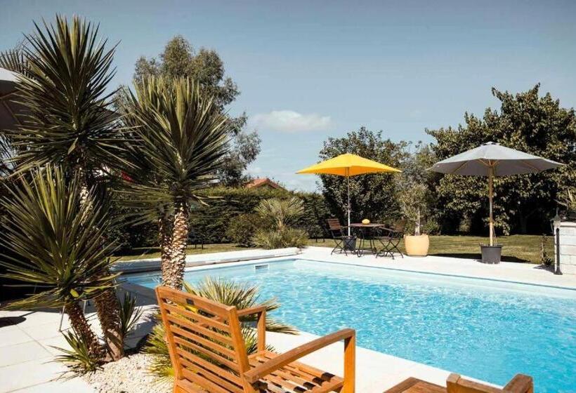 Bed and Breakfast La Perle Rouge A Panazol