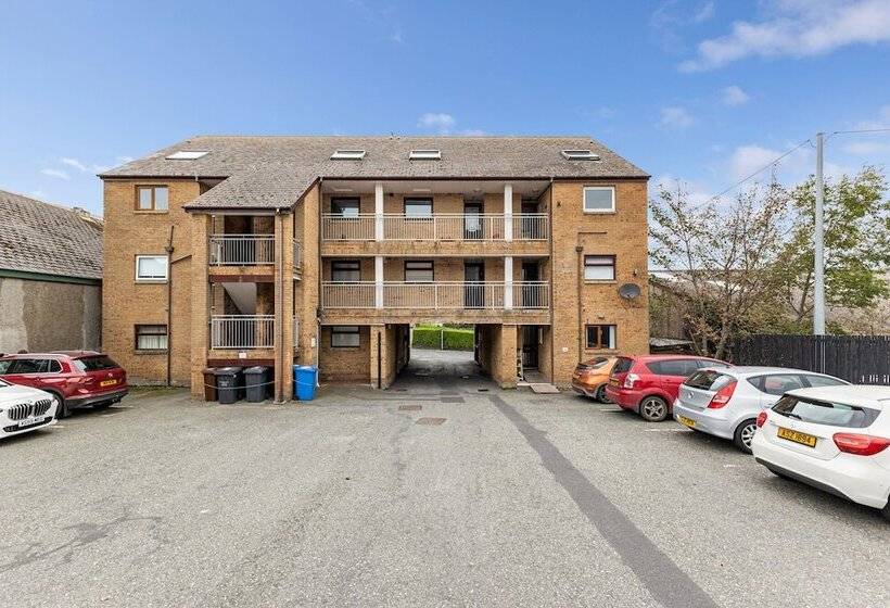 Central Apartment 3b