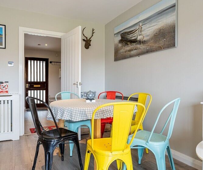 Central Apartment 3b