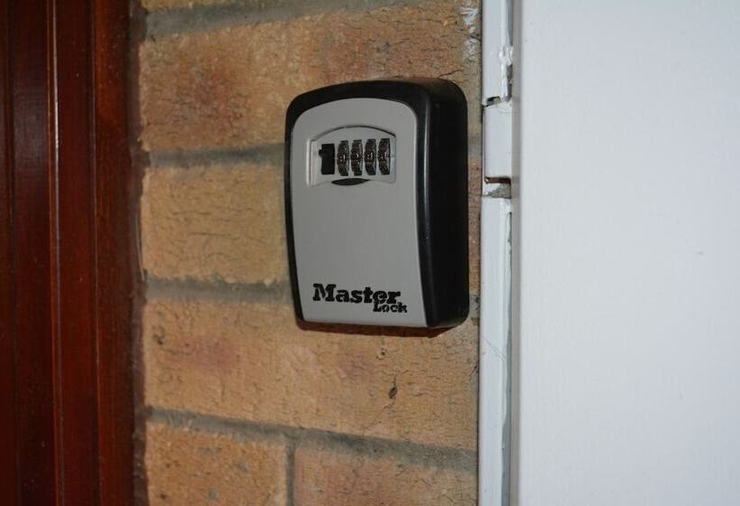 Central Apartment 3b