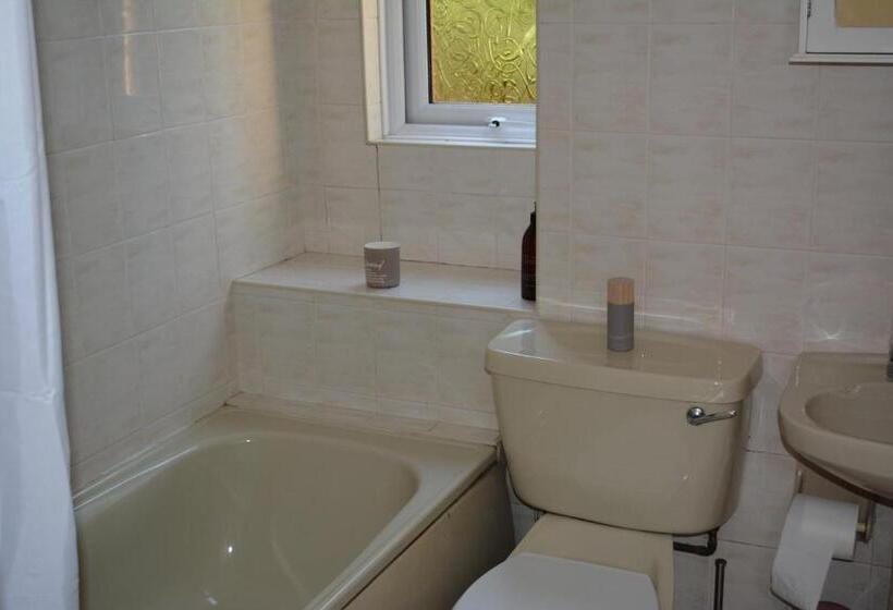 Central Apartment 3b