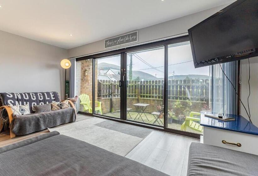 Central Apartment 3b