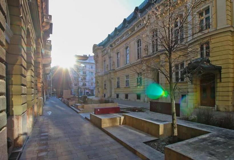 Cosy Cottage   Cheerful Apartment In The Center