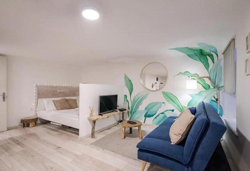 Cosy Cottage   Cheerful Apartment In The Center