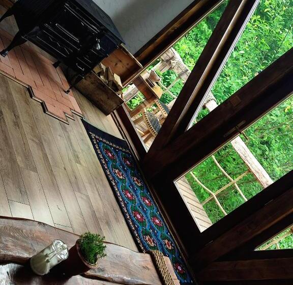 Căsuțele De Sub șipote