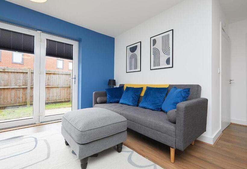 Derby City Centre   Train Station Roof Terrace House 3 Bed