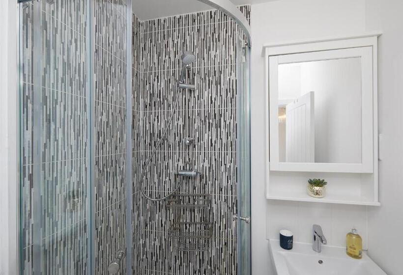 Derby City Centre   Train Station Roof Terrace House 3 Bed