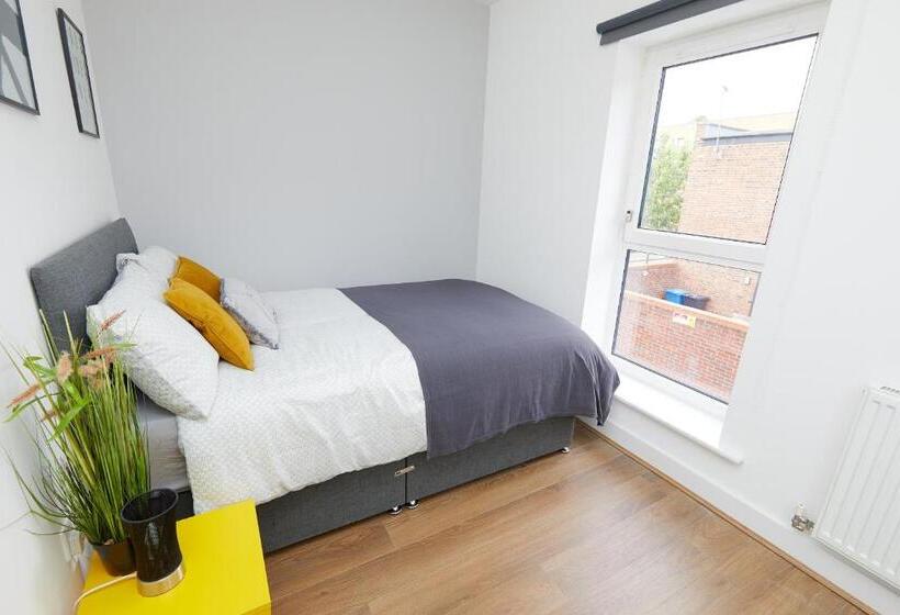 Derby City Centre   Train Station Roof Terrace House 3 Bed