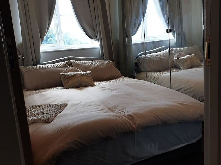 Early Knights At Huddersfield